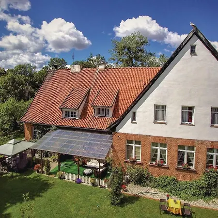 Beautiful In With 6 Bedrooms And Wifi Milakowo