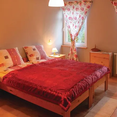 Beautiful In With 6 Bedrooms And Wifi